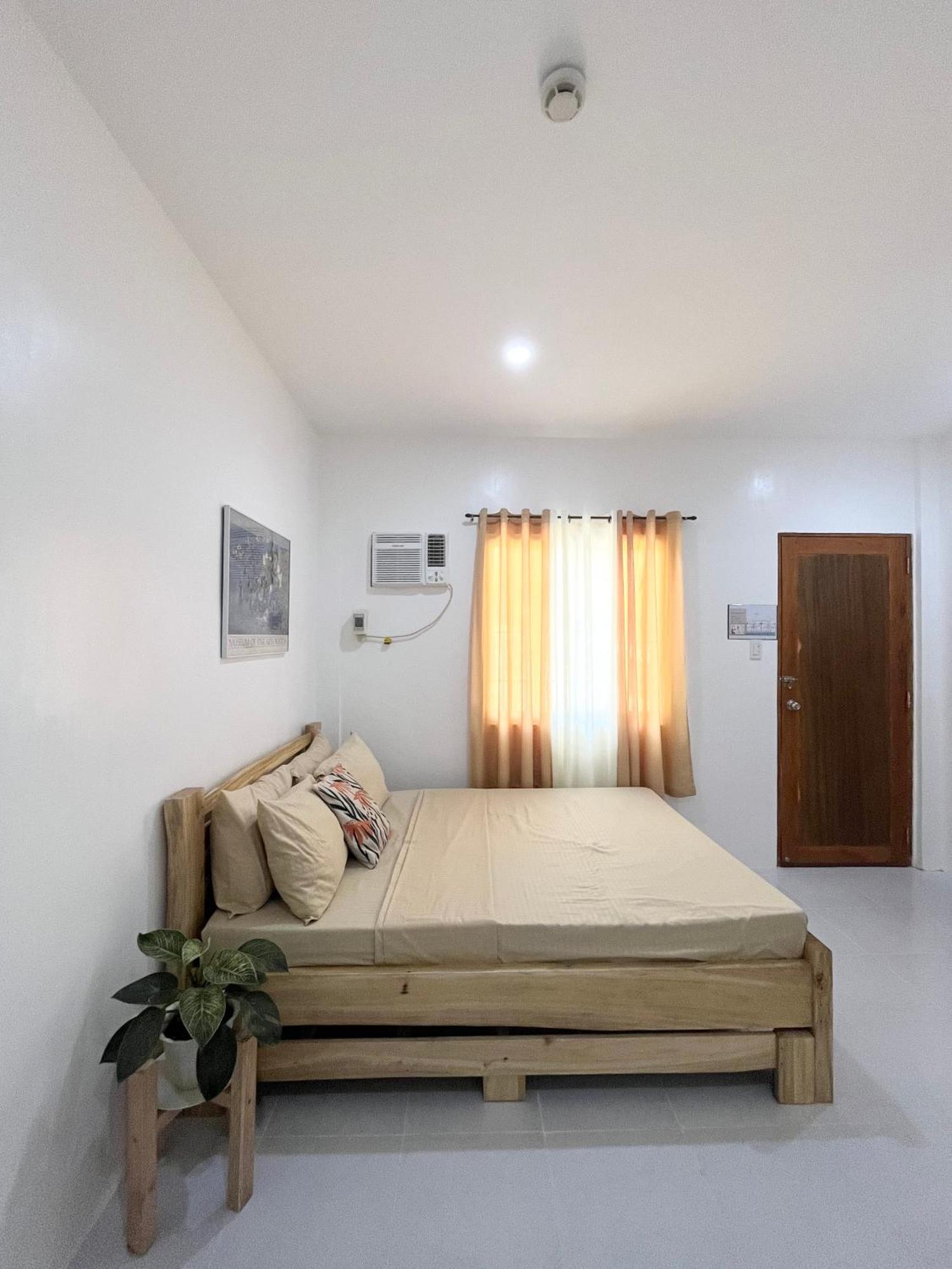Batangas Sunnydale Apartelle -Room Accommodation Near Calatagan Beach Resorts מראה חיצוני תמונה
