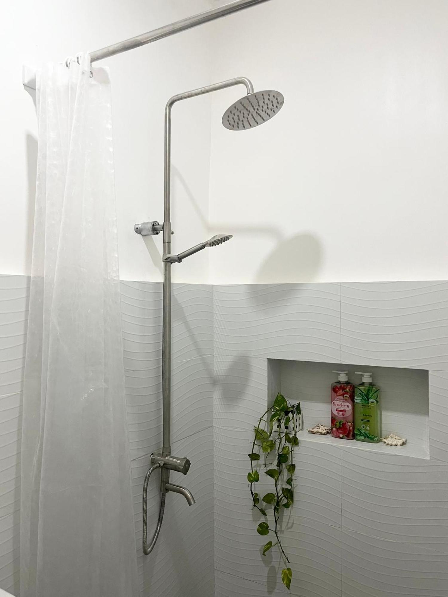 Batangas Sunnydale Apartelle -Room Accommodation Near Calatagan Beach Resorts מראה חיצוני תמונה